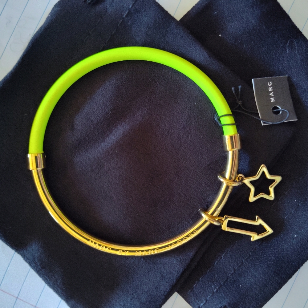 Marc Jacobs bangle bracelet goldtone florescent Green enameled